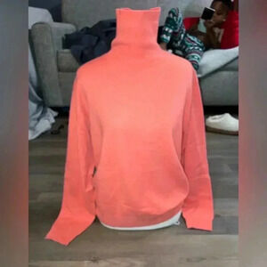 Cashmere Turtle neck Women’s coral orange Sz L